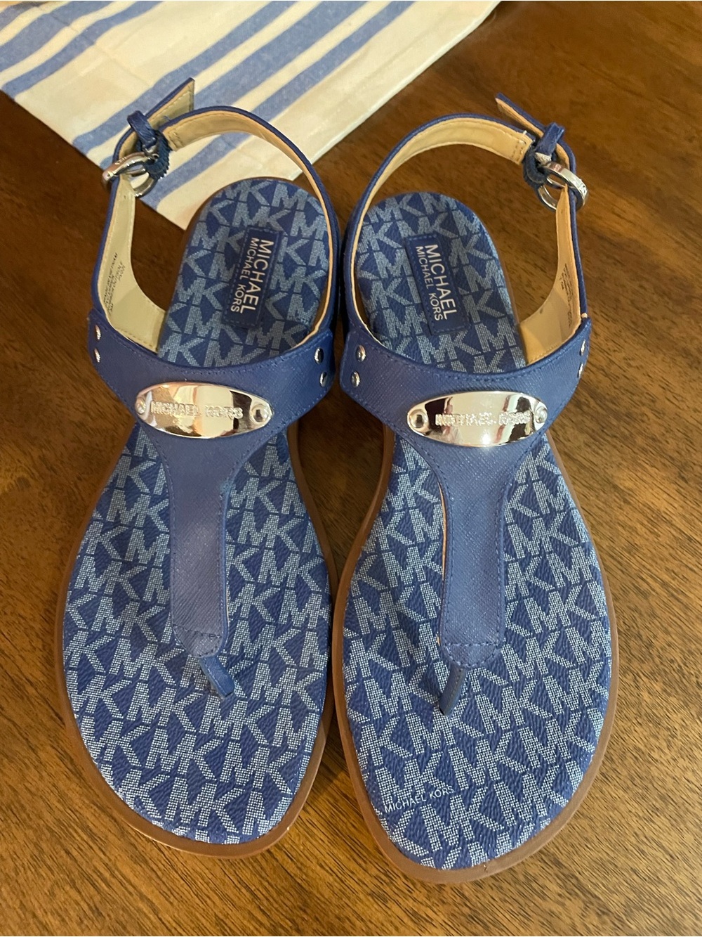 Michael Kors Blue Logo Pattern T-Strap Sandals with Silver Hardware - Picture 2 of 6
